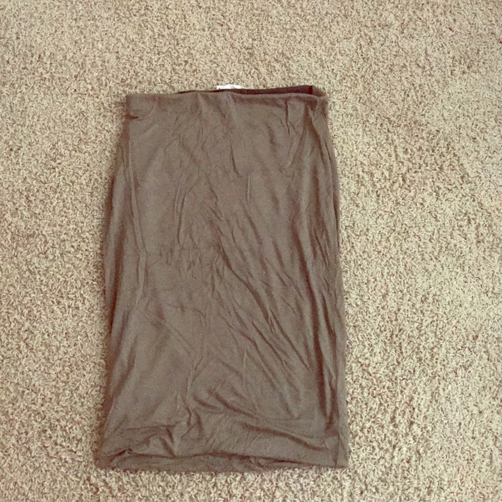 Skirt- midi